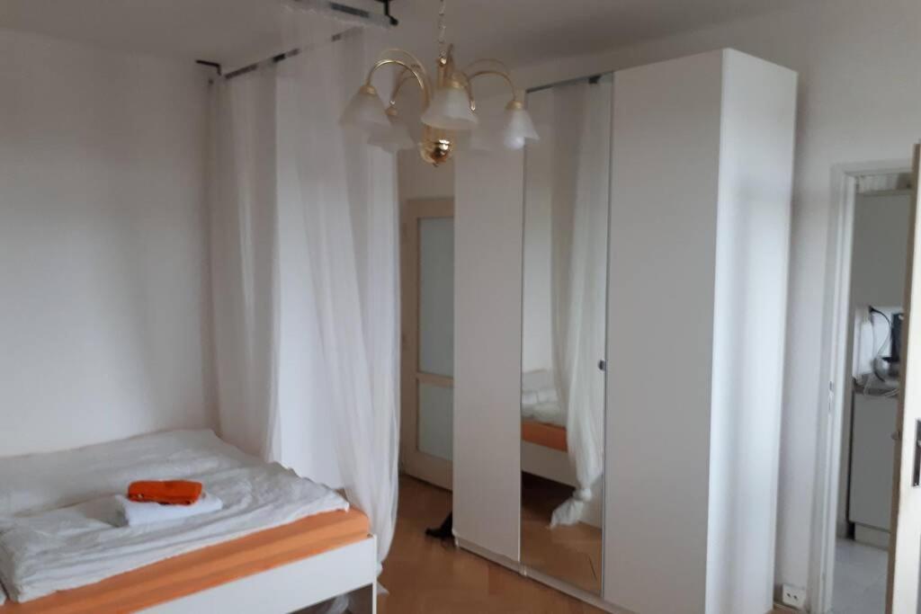 Room In Apartment Prague 3 المظهر الخارجي الصورة