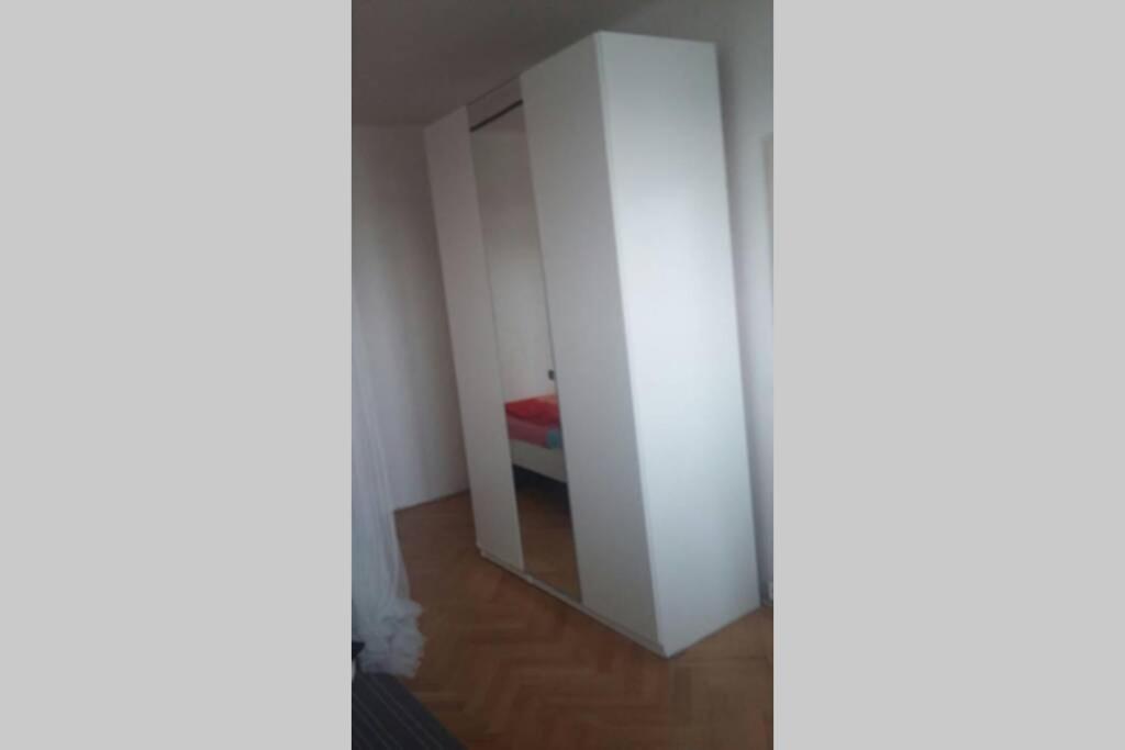 Room In Apartment Prague 3 المظهر الخارجي الصورة